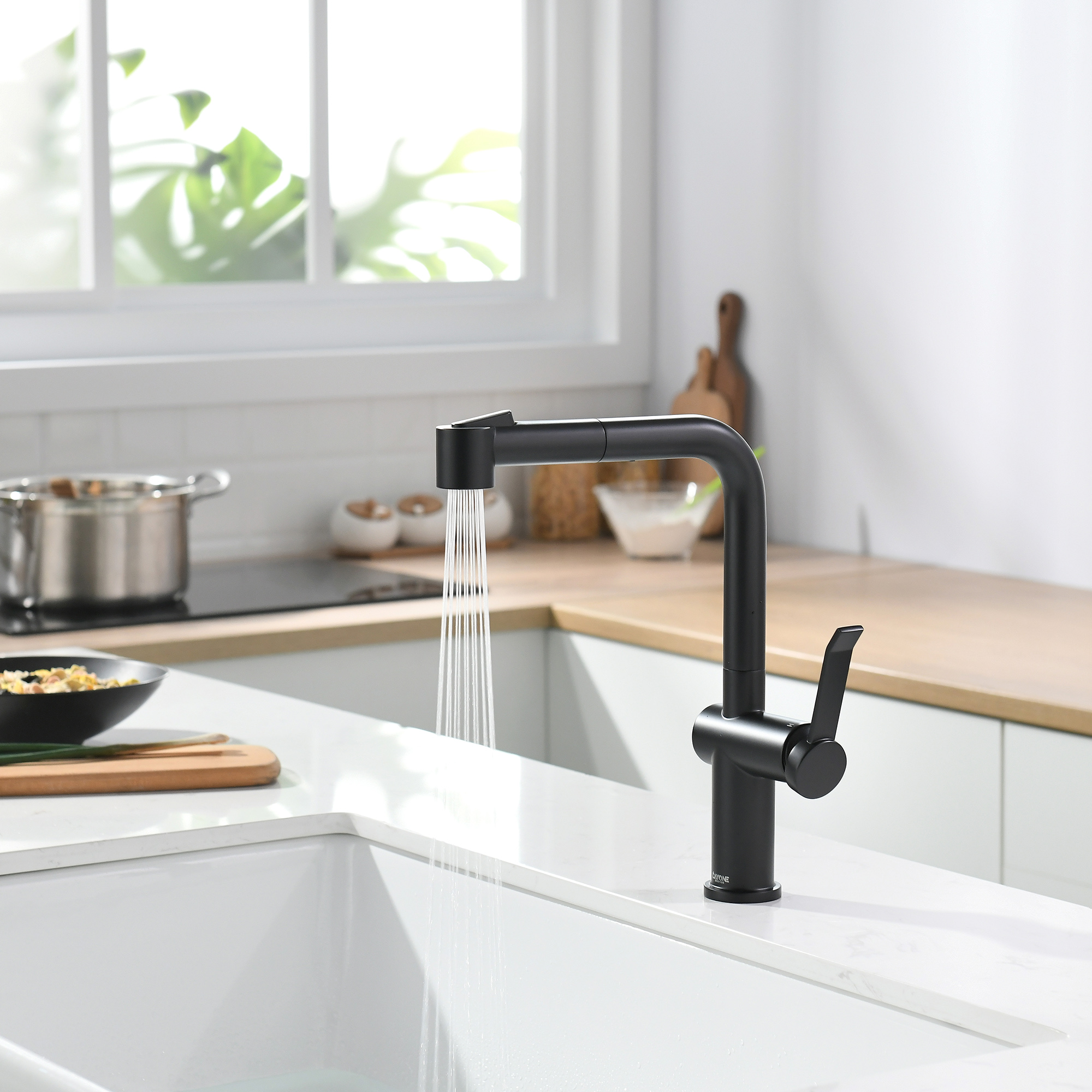 Schwarze, rostfreie, neue Design-Einloch-Küchenarmaturen zum Herausziehen